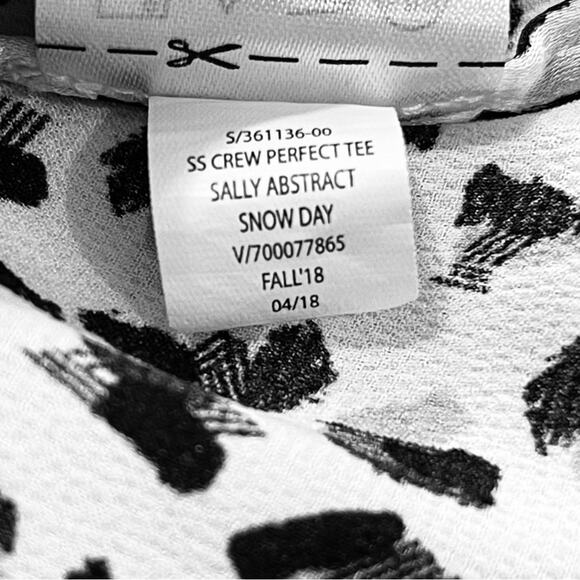 Banana Republic Black + White Abstract Print Short Sleeve Blouse - Large - Picture 9 of 10